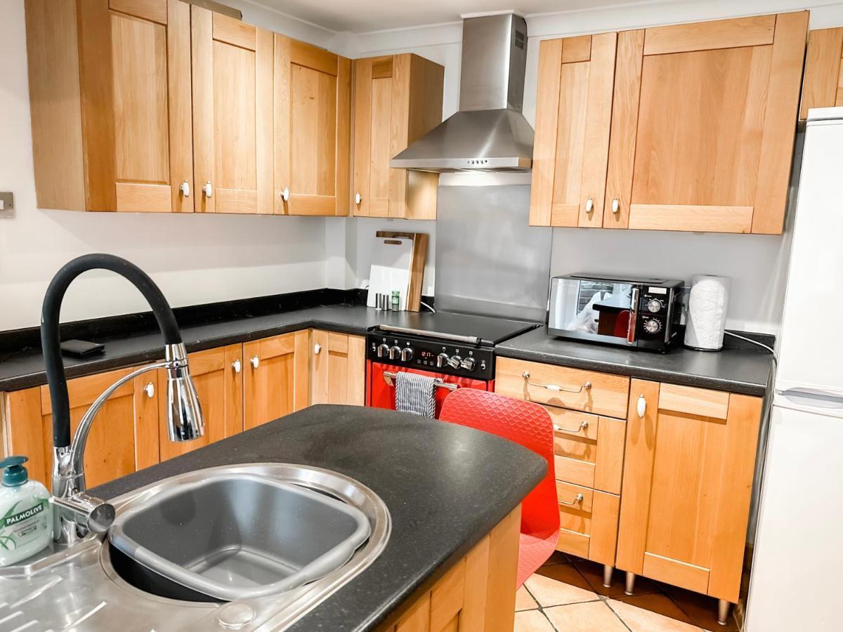 רויאל טונבריג' וולס 3 Bedroom Home Close To Town Centre With Wifi & Garden מראה חיצוני תמונה